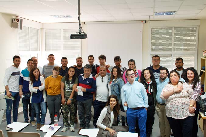 La Escuela Profesional “Renova- Tajosolar” acoge a Fundhex en una Jornada de Sensibilización celebrada en Casar de Cáceres.
