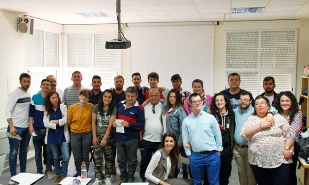 La Escuela Profesional “Renova- Tajosolar” acoge a Fundhex en una Jornada de Sensibilización celebrada en Casar de Cáceres.