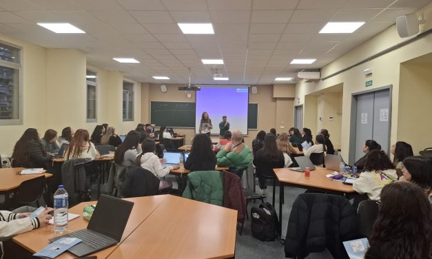 LA UNIVERSIDAD DE EXTREMADURA ACOGE UNA CHARLA FORMATIVA SOBRE DISCAPACIDAD PARA FUTUROS PROFESIONALES DE LA EDUCACIÓN SOCIAL