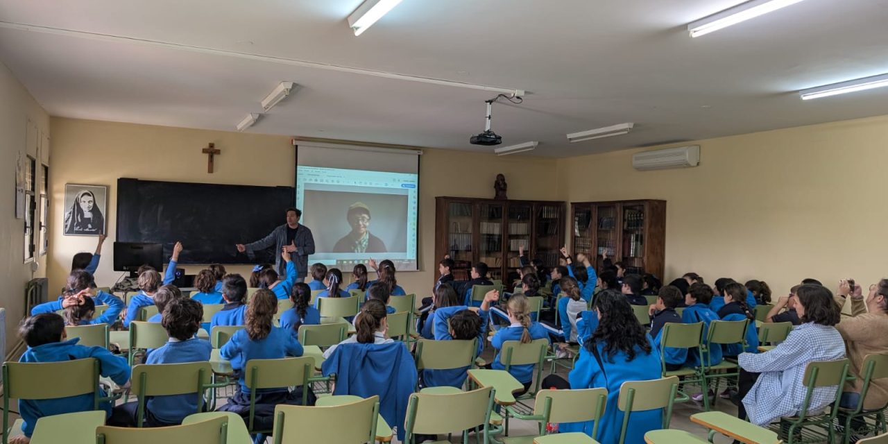 FUNDHEX IMPARTE UNA CHARLA DE SENSIBILIZACIÓN EN EL COLEGIO SANTA EULALIA DE MÉRIDA