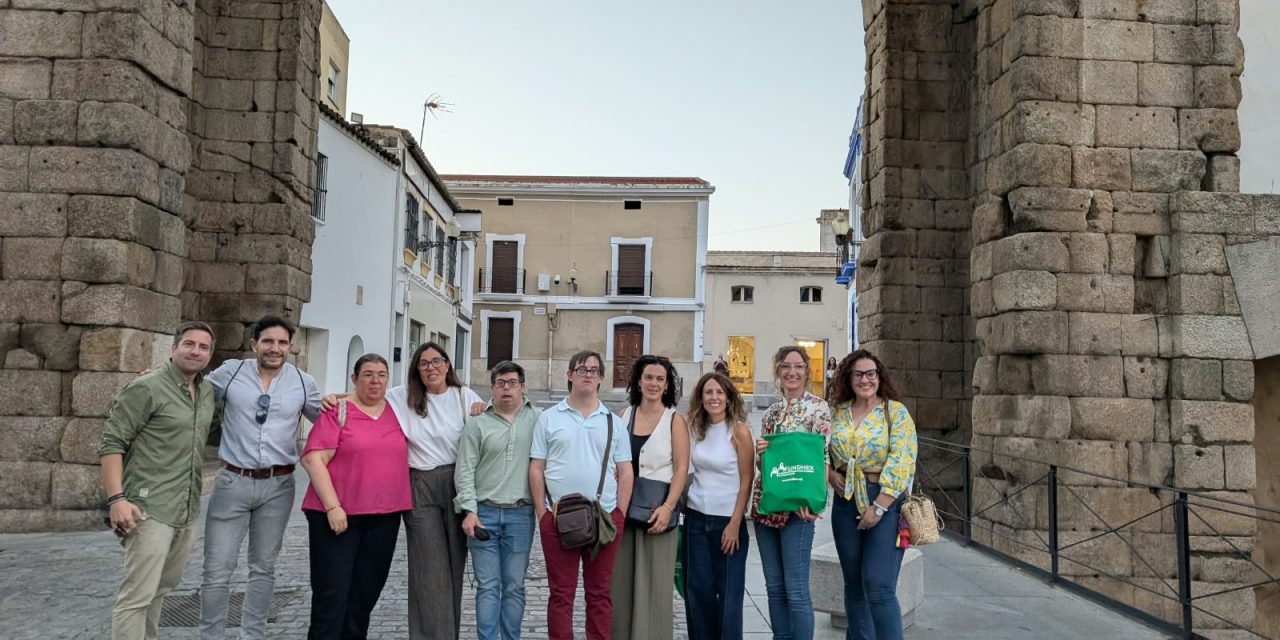 PERSONAS CON DISCAPACIDAD EJERCEN COMO GUÍAS CULTURALES PARA REPRESENTANTES DE ENTIDADES INTERNACIONALES